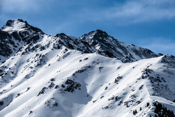 Naklejka premium winter mountain landscape