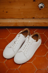 Basket blanches pour homme