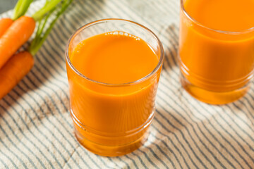 Cold Refreshing Raw Carrot Juice
