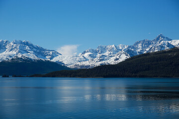 Fototapeta na wymiar Glacier Bay Mountains