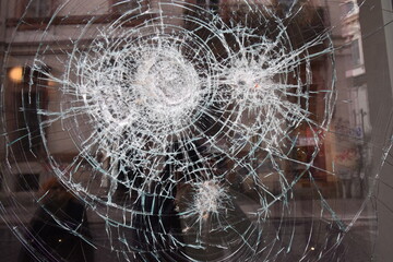 Spaccata di una vetrina - Torino