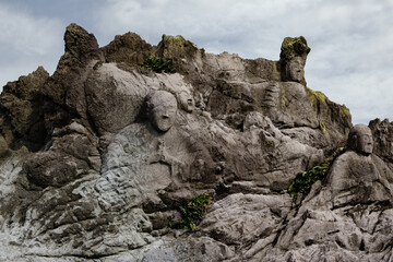 山形県　十六羅漢岩