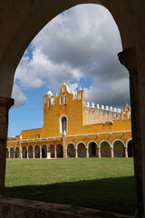 Arco del Convento de San Antonio de Padua en Izamal