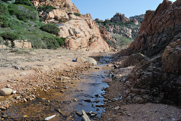 Veduta della baia e spiaggia di Cala Cruxitta 