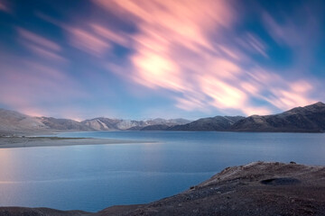 Fototapeta na wymiar sunset over the lake, Ladakh, India