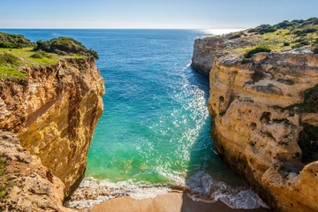 Photo sur Plexiglas Plage de Marinha, Algarve, Portugal Beautiful cliffs and beach called Cao Raivoso in Algarve, Portugal
