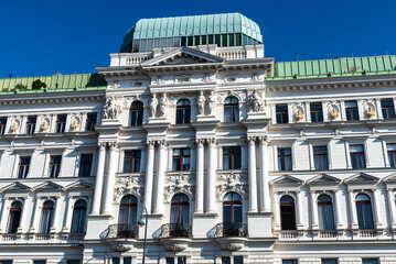 Fototapeta premium Facade of an old classic building in Vienna, Austria