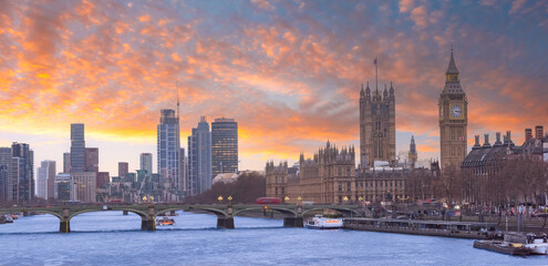 Obraz premium Big Ben and Houses of Parliament in London, UK. Colorful sunrise