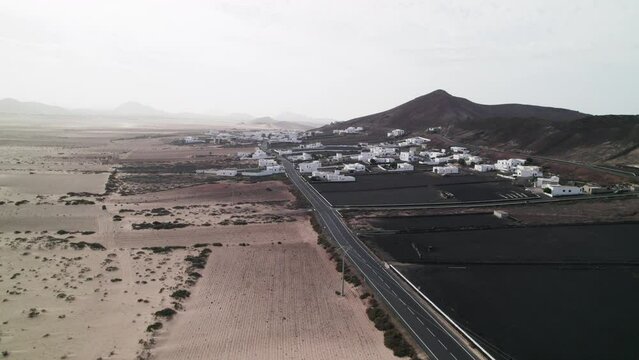 Soo village in Lanzarote with Pico Colorado