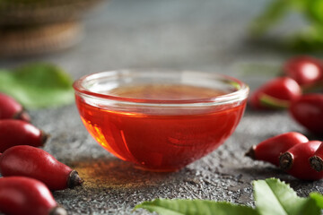 Red rosehip seed oil with fresh rosehips