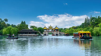 Fototapeta premium Yangzhou Chinese -style garden landscape