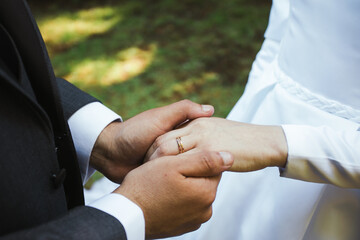 anillo de bodas de la novia