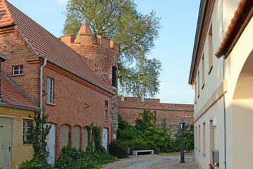 Stadtmauer mit Türmen in Beeskow an der Spree