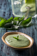 Mayonesa de albahaca