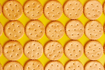 We lay out the background from round cookies. A tasty and sweet snack.