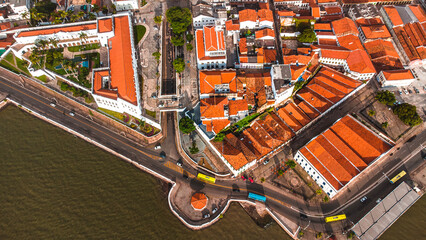 Centro Histórico São Luís Maranhão Patrimônio UNESCO Colonial Azulejos Fachadas Taipa Telhados Venezianas Abandonado Palácio Leões Sede Governo Estado Palácio La Ravardière Prefeitura Drone Aérea - obrazy, fototapety, plakaty