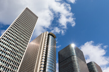 高層ビルが立ち並ぶオフィス街 © 木村　亨