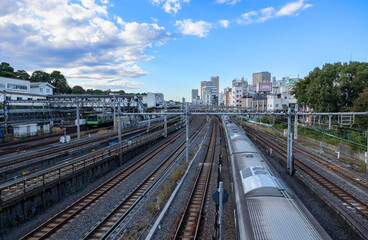 Fototapeta na wymiar 電車 鶯谷駅