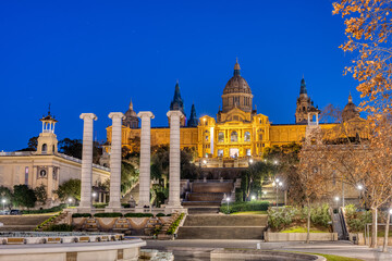 Obraz premium The National Palace on Montjuic mountain in Barcelona, Spain, at night