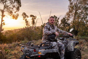 hombre con Quad © jordirenart