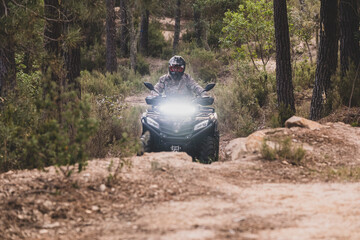 hombre con Quad © jordirenart