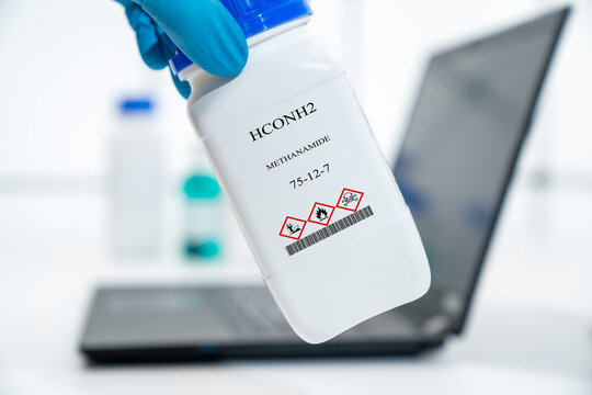 HCONH2 formamide methanamide CAS 75-12-7 chemical substance in white plastic laboratory packaging