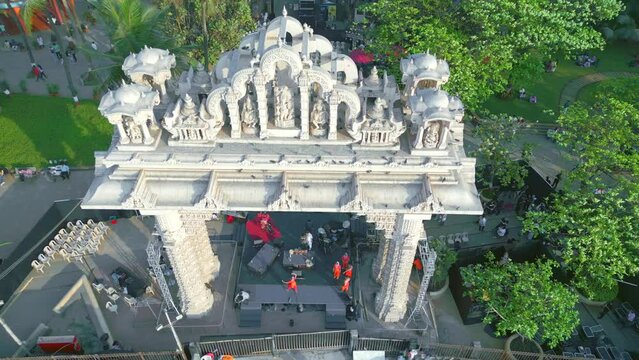 swaminarayan ganeshdwar dadar chowpatty beach entry gate closeup to wide top bird eye view mumbai
