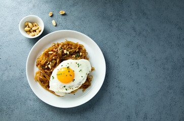 Stir fry noodles with fried egg