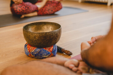 Yoga Gong oder Klangschale im Studio