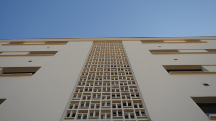 Fa&ccedil;ade sym&eacute;trique d'un immeuble fran&ccedil;ais &agrave; Bordeaux