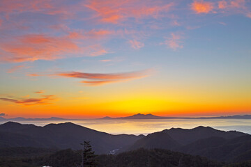 Obraz premium 知床峠の朝焼け（羅臼町）