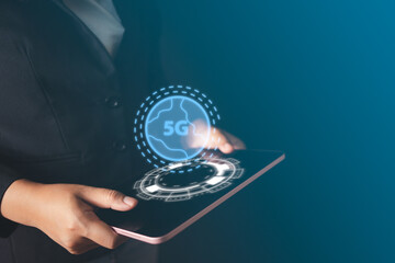 High-speed mobile network, 5G, efficient communication, improving the quality of the mobile phone network to be able to cover all areas.
