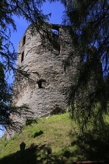 The Hallenburg in Steinbach-Hallenberg was built in 1212. In 1984 the bergfried was created according to historical models