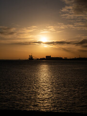 Sonnenuntergang am Fluss