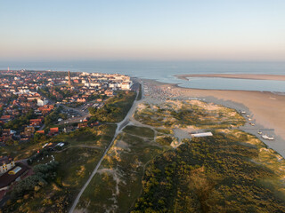 Borkum Nordstrand und Promenade - Luftaufnahme von oben