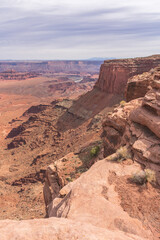 hiking the dead horse trail in dead horse point state park in utah, usa