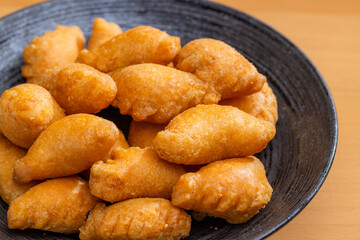 Crispy peanut puff for traditional Lunar new year