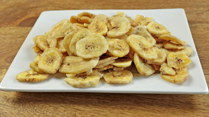 rondelles de bananes, en gros plan, dans une assiette