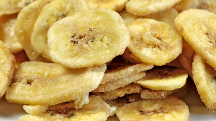 rondelles de bananes, en gros plan, dans une assiette