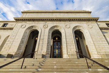 Exterior view of the St. Louis Public Library - Central Library