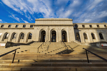 Obraz premium Exterior view of the St. Louis Public Library - Central Library