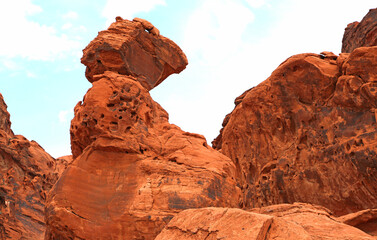 Fototapeta na wymiar Balanced Rock - Valley of Fire State Park, Nevada