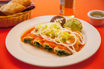 Enchiladas Alta Cocina Mexicana, Platillos