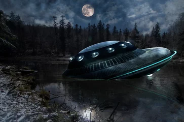 Schilderijen op glas UFO, broken space saucer lies in the water on the banks of a river or lake after an accident and crash. Landscape with invasion by extraterrestrial space object © TSViPhoto