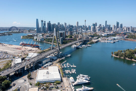 The Anzac Bridge and the Sydney city skyline.