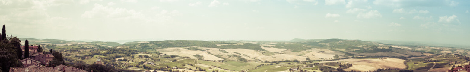 Panoramablick auf einen Landstrich in der Toskana