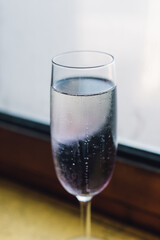 purple violet violette champagne sparkling wine flute cocktail gray	