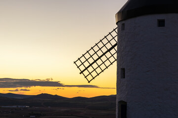 Windmills of Consuegra: A Must-See Attraction for Fans of Don Quixote and Spanish History - obrazy, fototapety, plakaty