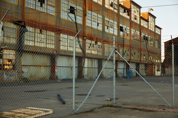 Fototapeta na wymiar Abandoned warehouse 