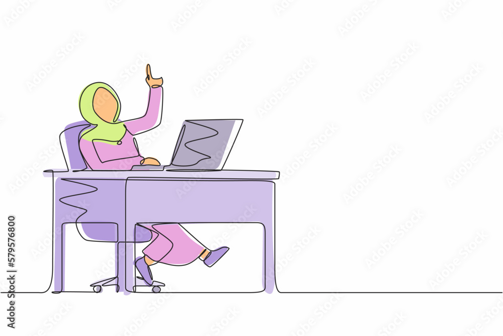 Aufkleber continuous one line drawing arab businesswoman getting bright new idea while working with laptop on 